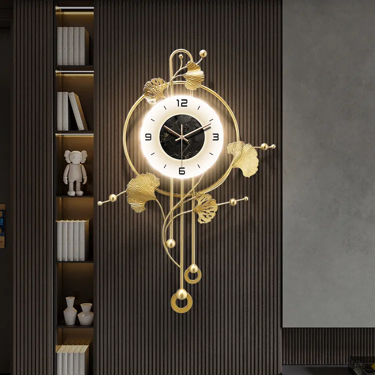 2025新款客厅时钟挂墙高级感木格栅装饰钟表挂钟创意轻奢静音挂表