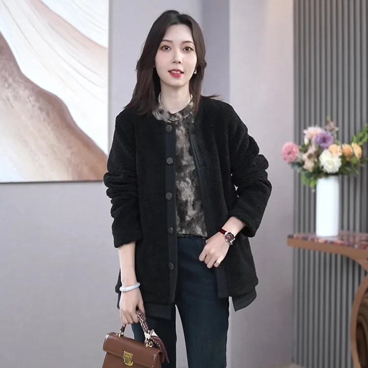 A32833阿吉多黑色羊羔绒外套女士2025新款秋冬季保暖大码洋气大衣