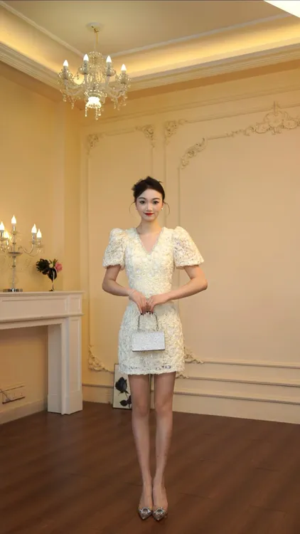 A字裙礼服气质夏季连衣裙泡泡袖拼接套头白色法式碎花31229