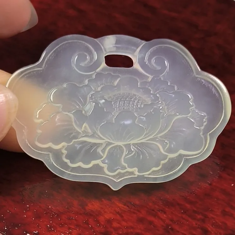 天然岫玉高冰高透精品高冰牡丹花开富贵祥云福锁玉锁吊坠挂
