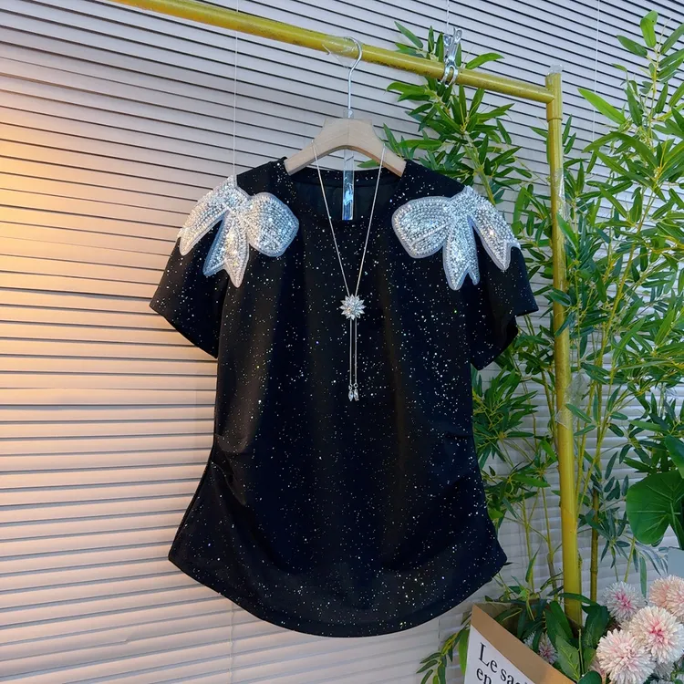 8688-1胖mm欧货时尚洋气减龄设计感亮晶晶掐褶订珠蝴蝶结显瘦短袖