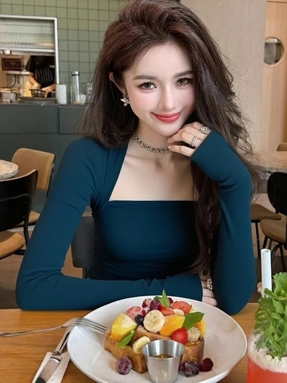 巨好看的设计感上衣韩系小众不撞款洋气减龄高级感通勤内搭T恤冬