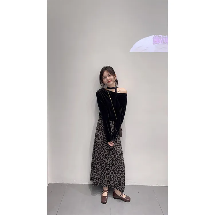 MARIE.COCO法式黑色飘带露肩长袖针织上衣女秋季高腰豹纹包臀长裙