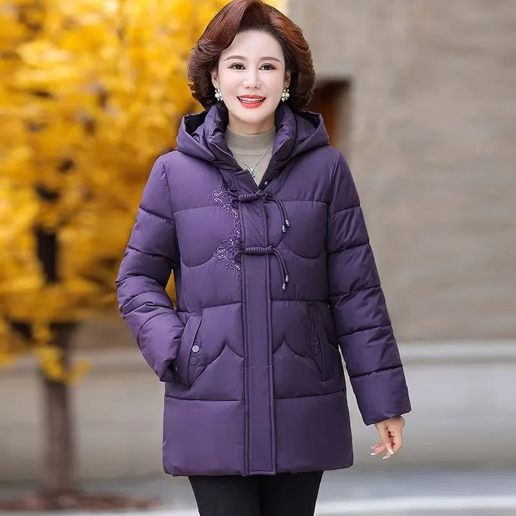 2025年冬季加绒加厚保暖中老年女士棉衣休闲宽松连帽妈妈气质棉袄