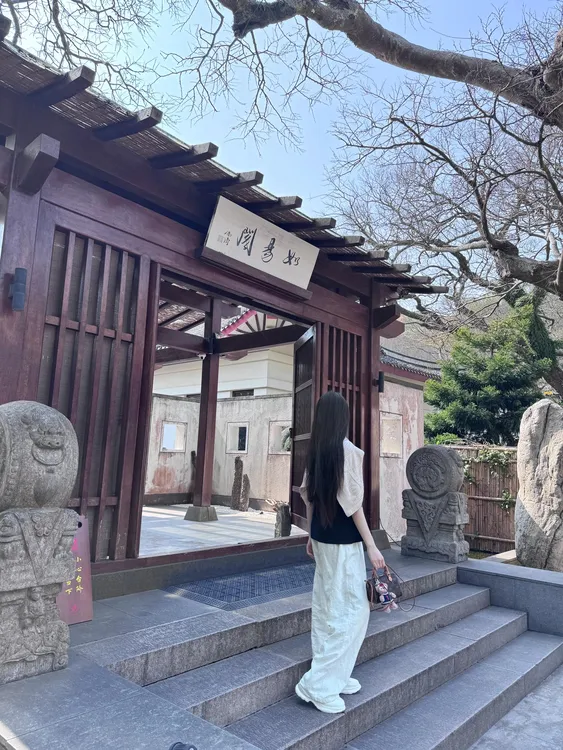 2025春夏新款韩系气质半高领无袖针织上衣高腰显瘦休闲裤两件套装