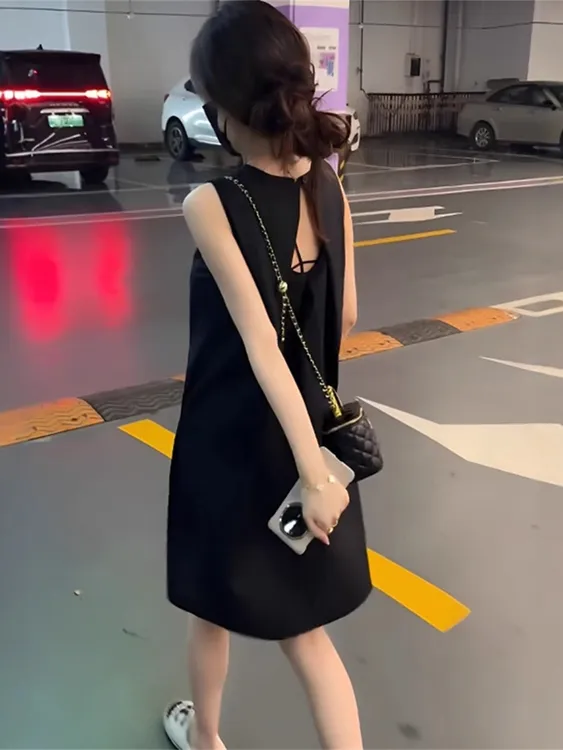 高级感时尚显瘦洋气连衣裙2025夏季新款休闲百搭宽松遮肉无袖裙子