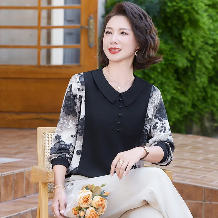 2025新款中年妈妈秋装上衣服中老年女装春秋洋气长袖T恤套装时尚