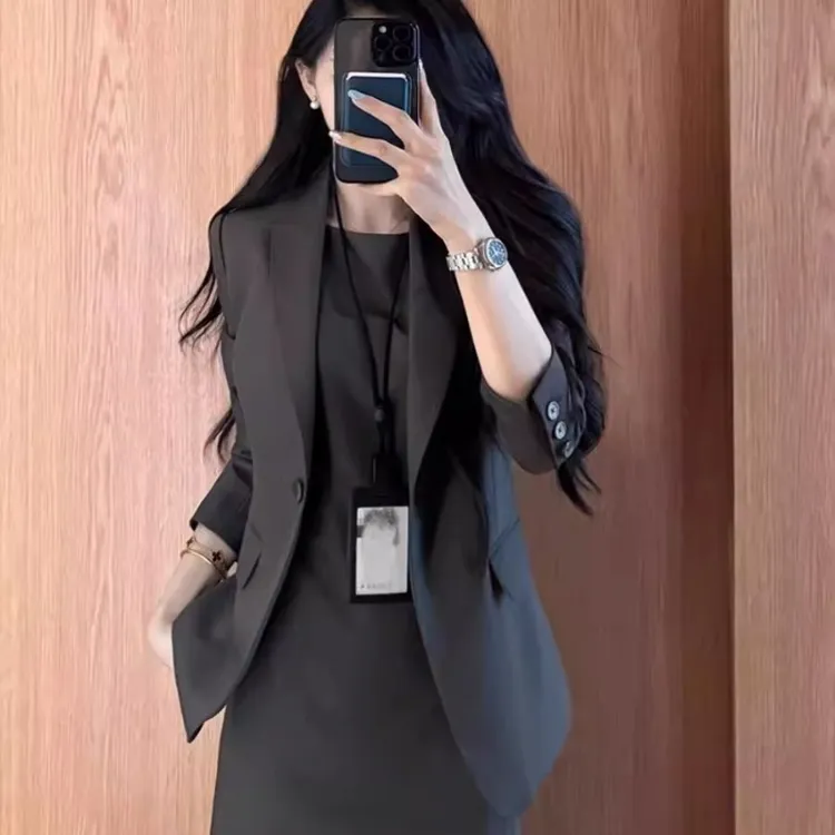 2025春季新款女装套装轻奢高级感女人味职业气质灰色西装裙两件套