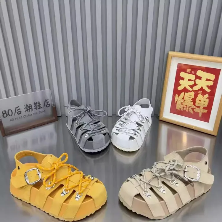 外穿一字拖鞋女舒适透气凉拖2025新款时尚百搭厚底增高休闲鞋女秀