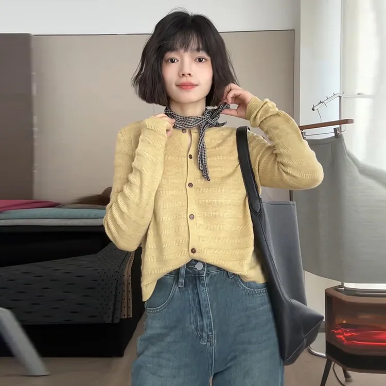 时尚简约纯色针织小开衫女2025春季新款宽松显瘦薄款百搭圆领上衣