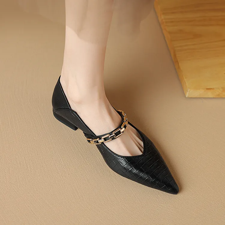 真皮尖头单鞋女气质百搭格子浅口玛丽珍鞋新款春秋季金属链条皮鞋