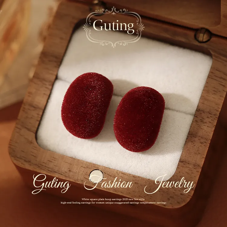 铜合金耳饰 22469红色植绒豆豆耳钉轻奢高级感气质耳环女人味耳饰