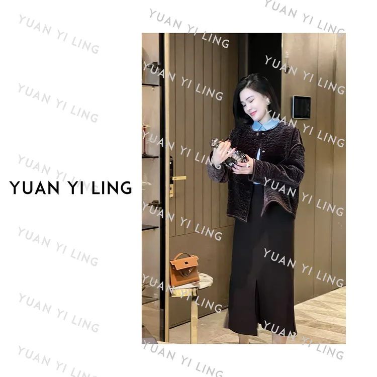 袁艺灵【茱莉亚】秋冬压线条纹丝绒奢华复古外套9234