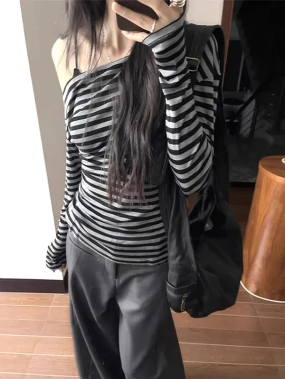 韩系辣妹一字肩长袖t恤女春季新款条纹防晒罩衫设计感露肩上衣潮