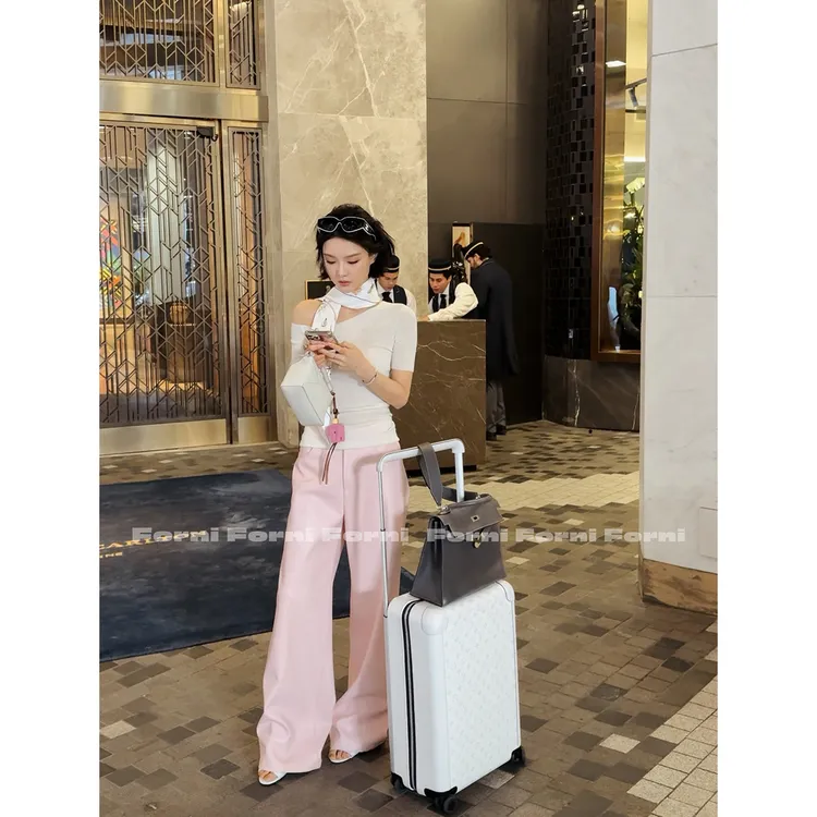 10月29日10:00新品 FORNI 大衣伴侣 人手一件pu蛋白皮休闲皮裤