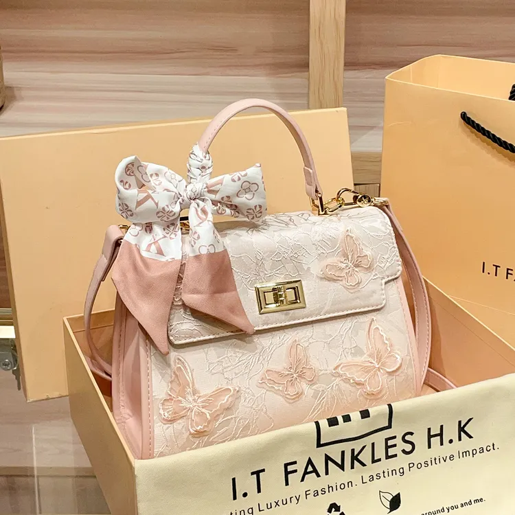 生日礼物爆款轻奢包包女式2025新款高级蝴蝶刺绣斜挎包真皮手提单