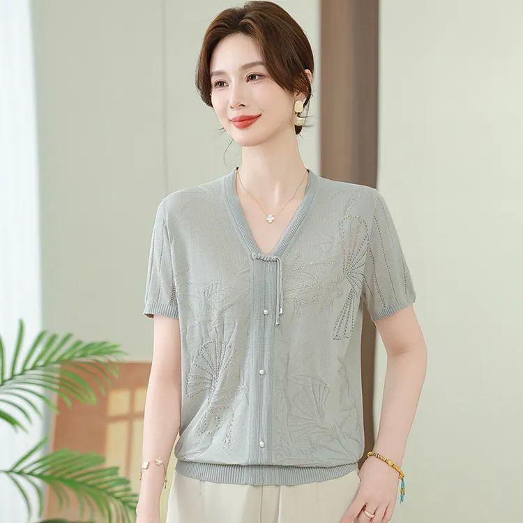 俞兆林中年妈妈夏装高档提花短袖T恤衫洋气中老年女夏季宽松V领针
