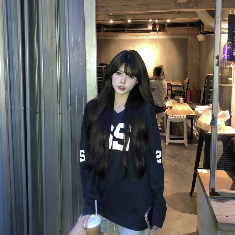 字母印花休闲宽松显瘦长袖t恤女秋季百搭v领韩系慵懒风松弛感上衣