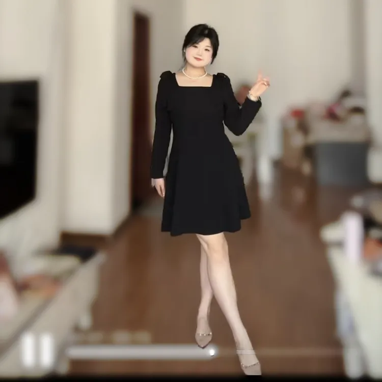 大码法式长袖方领连衣裙秋冬蝴蝶结小黑裙胖MM遮肚显瘦裙子