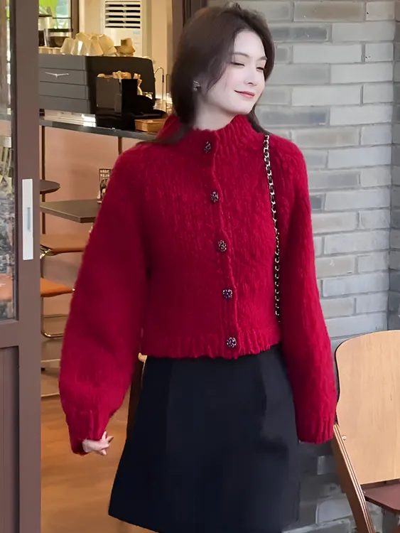 复古红色圆领毛衣外套女2025新款秋冬高级感气质显瘦针织开衫上衣