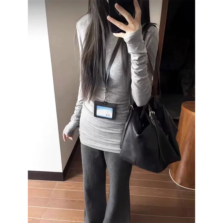 灰色中长款打底衫女遮屁股内搭正肩长袖t恤圆领叠穿修身显瘦上衣