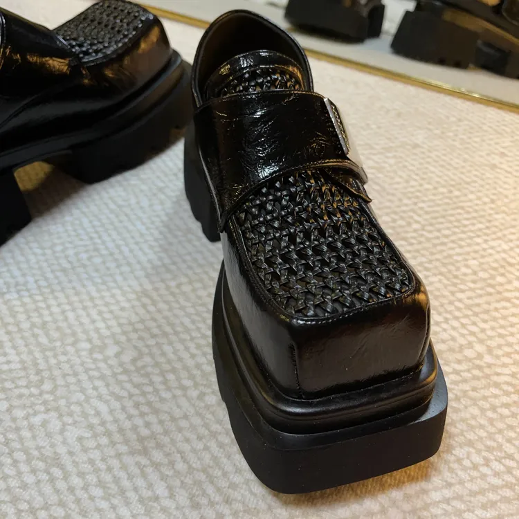 缇麦茵-<6.5cm>T25622时尚英伦风网面大气简约百搭方头两穿单鞋