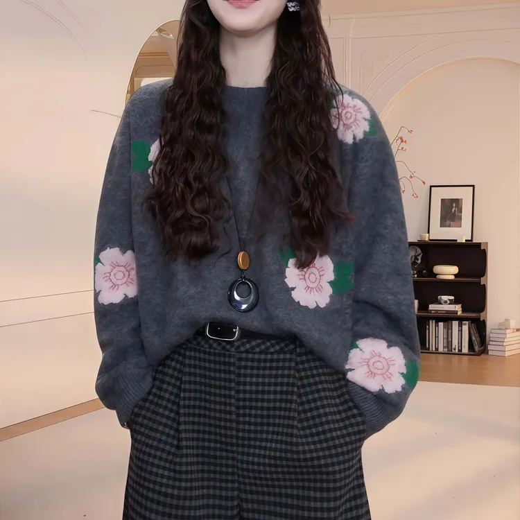 灰色圆领套头花朵毛衣女款2025秋冬新款ins风印花慵懒长袖针织衫