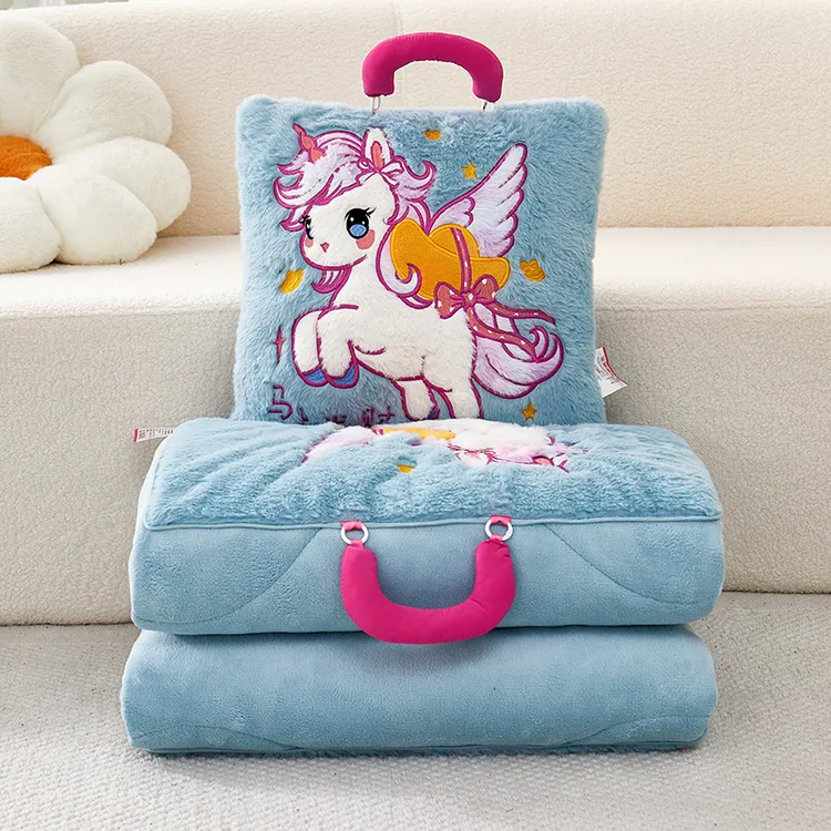 新款加厚牛奶绒抱枕被子两用车载折叠毯子多功能午休靠枕毯二合一