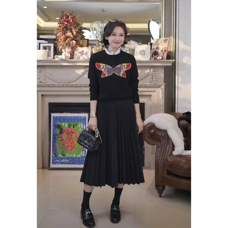 我是摩羯黑标福蝶意大利Cariaggi100山羊绒绣花德国STOLL秋毛衫