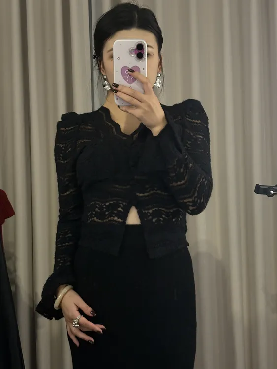 蕾丝打底衫衬衫磨毛上衣短款喇叭袖百搭黑色款