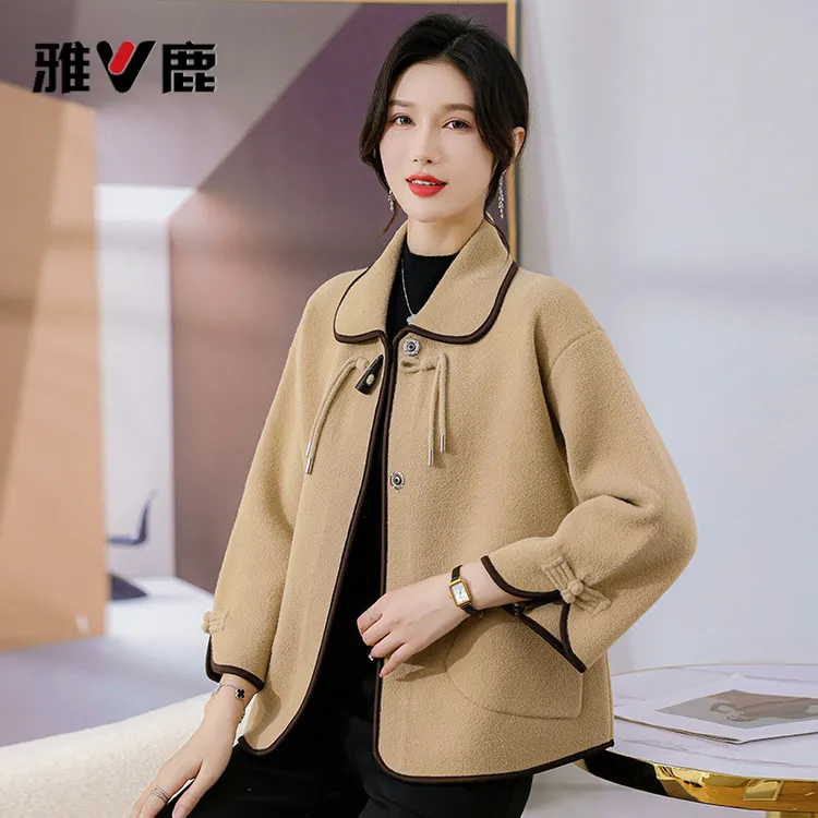 雅鹿优选中年妈妈秋装外套2025新款中老年女装春秋洋气翻领呢子开