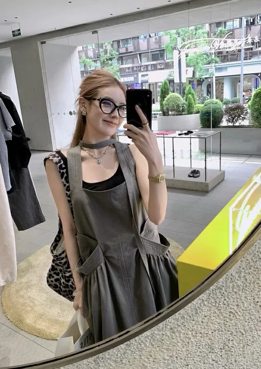 设计感方领扭结无袖挂脖背带连衣裙+工字背心套装(配飘带)  