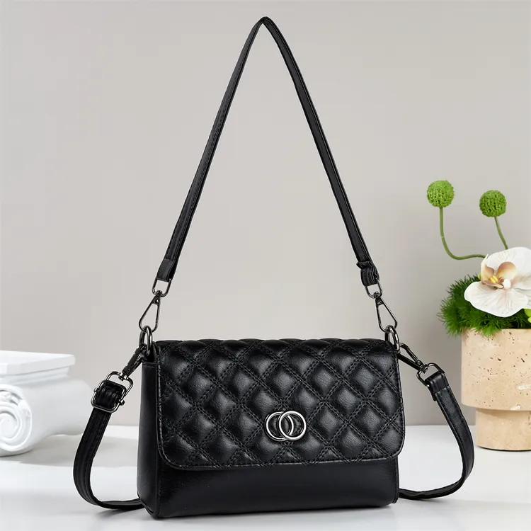 2025新款包包女士都市简约纯色小方包欧美风单肩斜挎包纯色链条包