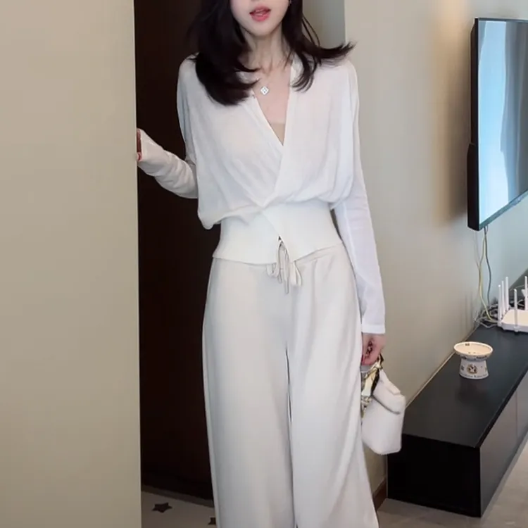 优雅温柔v领抽褶设计针织上衣女秋季2025新款气质亲肤软糯针织衫