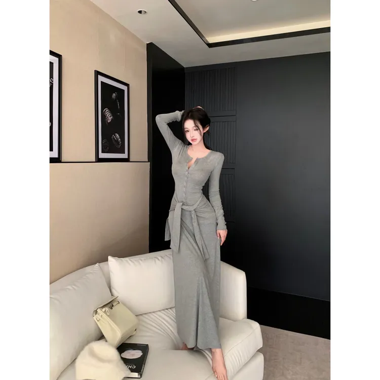 拼接假两件灰色长袖连衣裙女秋季绑带收腰裙子设计感修身包臀长裙