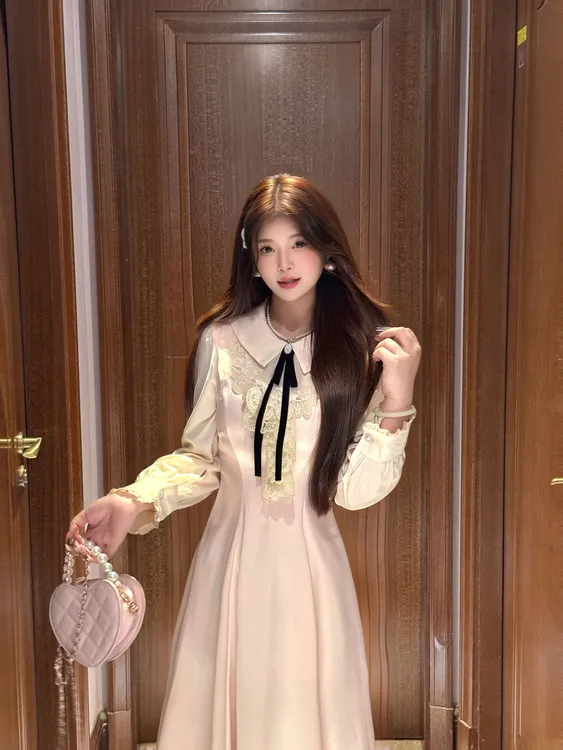 10058露思同款许我耀眼气质重工蕾丝翻领珠光高级连衣裙长裙