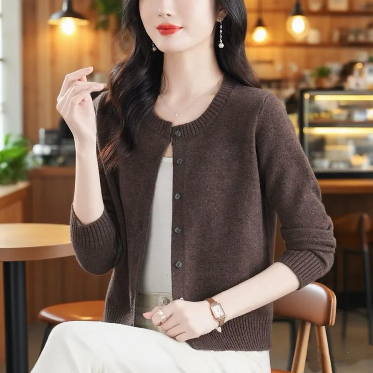 专柜同款羊毛衫女开衫圆领短款毛衣外套妈妈洋气羊绒针织外搭