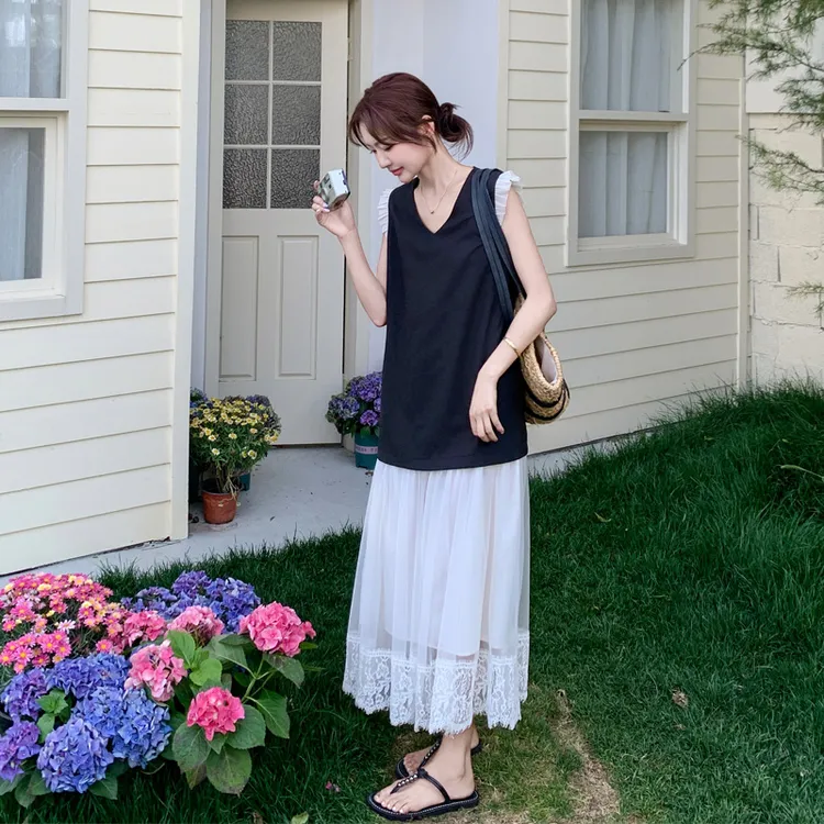 法式复古蕾丝花边连衣裙女2025夏季新款纯欲系氛围感V领显瘦裙子