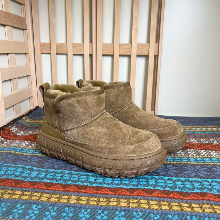 N25856-1轮胎厚底！羊毛一体内里特厚男款雪地靴缝制结实大棉鞋