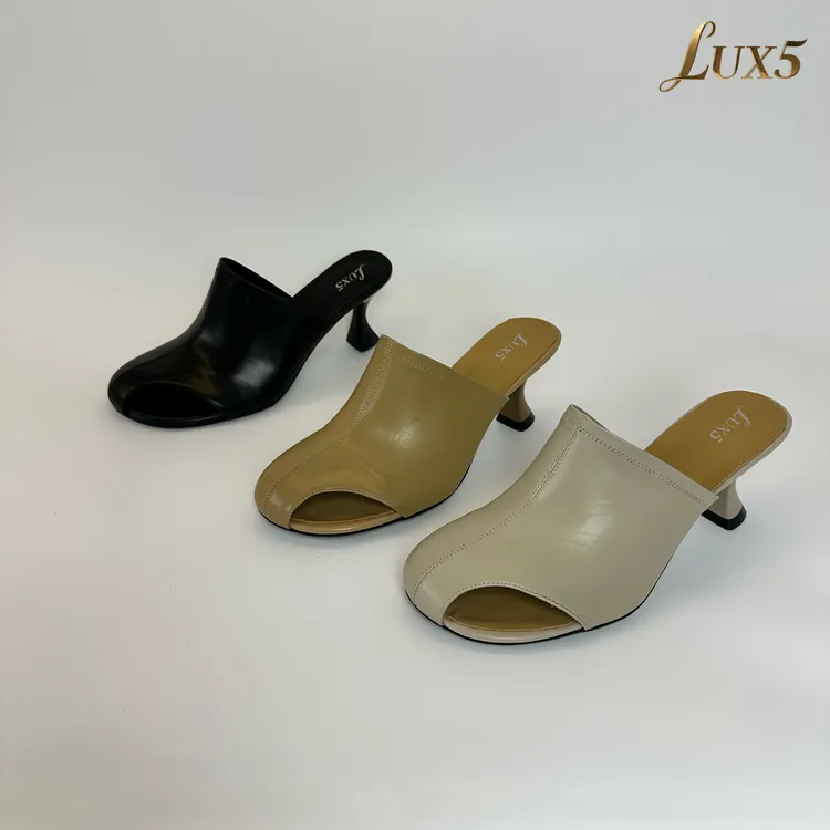 【LUX5】半包头拖鞋女夏季外穿新款真皮小众露趾后空半拖软底时装鞋