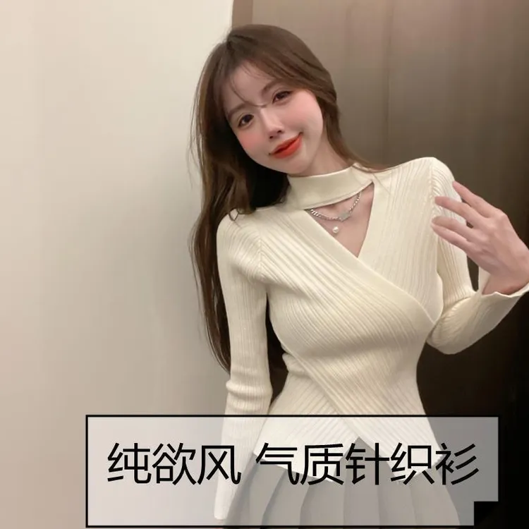 半高领心机打底衫女秋季洋气内搭别致挂脖上衣高级设计感针织毛衣