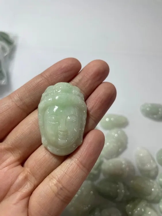 天然翡翠A货佛头