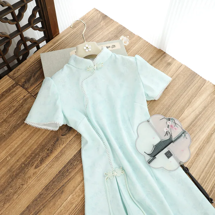 俏娘鱼2025夏新款素雅淑女新中式短袖旗袍女日常可穿不开叉连衣裙