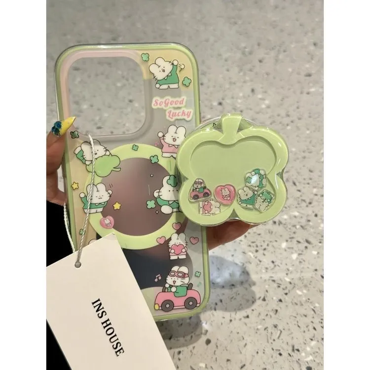 治愈绿底四叶草可爱开车兔适用iphone16promax苹果15pro手机壳14
