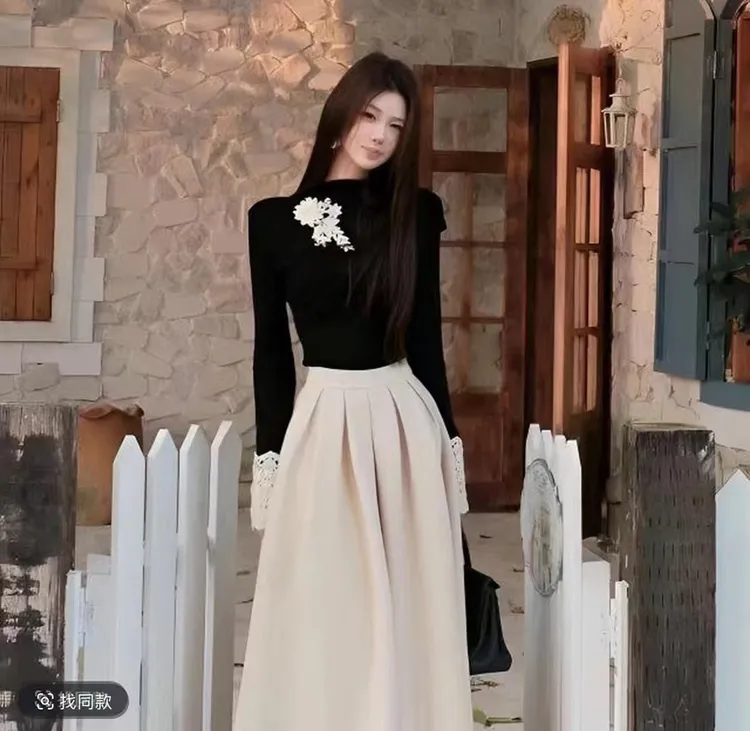 2025年秋冬季新款洋气花朵装饰上衣+半身裙两件套