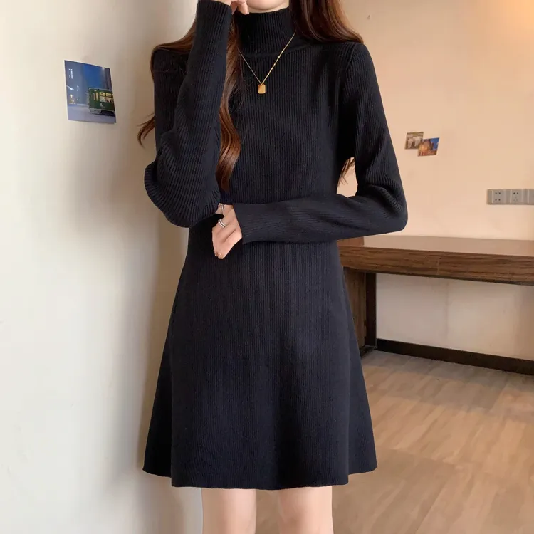 大码2025秋冬气质黑色法式针织连衣裙胖mm宽松显瘦内搭打底毛衣裙