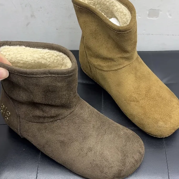 冬季保暖加绒厚底防滑女款中筒时尚百搭雪地靴好打理