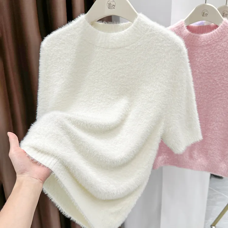 白色短款圆领中袖针织上衣女秋冬新款毛绒保暖小衫宽松休闲打底衫