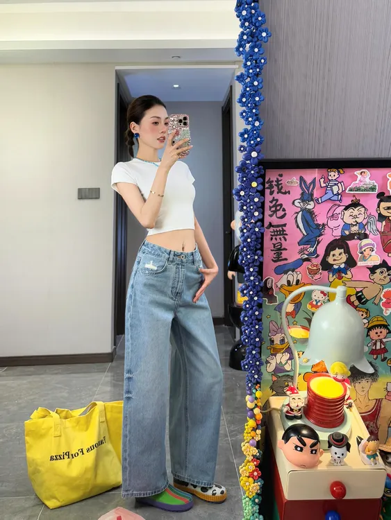 2025春季新款韩系简约气质白色正肩短袖t恤复古高腰阔腿牛仔裤