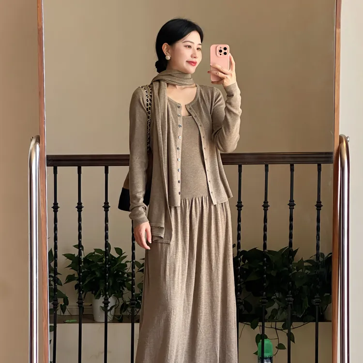松弛感休闲针织披肩开衫背心长裙三件套装秋冬氛围感连衣裙